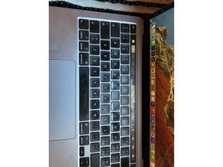 MacBook Pro 2020 rm 8 256 tochbar