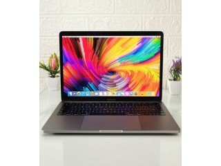 Macbook Pro 2018 Écran : 13 pouce Intel core i5